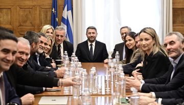 Νίκος Ανδρουλάκης: Σήμα για «σκληρό ροκ»