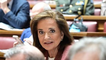 Ντόρα Μπακογιάννη: «Δεν καταλαβαίνω ποια θα είναι η προοπτική του μέλλοντος για τον κ. Σαμαρά»