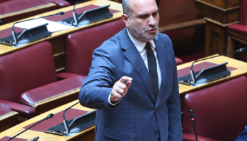 Ο Δημήτρης Μαρκόπουλος για τα πανεπιστημιακό του πτυχίο: «Ανυπόστατες φήμες περί μη ύπαρξης»