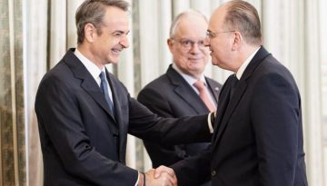 &Omicron; &epsilon;&kappa;&nu;&epsilon;&upsilon;&rho;&iota;&sigma;&mu;ό&sigmaf; &tau;&omicron;&upsilon; &Kappa;&upsilon;&rho;&iota;ά&kappa;&omicron;&upsilon; &kappa;&alpha;&iota; &eta; &laquo;&kappa;&alpha;&rho;&alpha;&nu;&tau;ί&nu;&alpha;&raquo; &tau;&omicron;&upsilon; &Mu;&alpha;&kappa;ά&rho;&iota;&omicron;&upsilon;