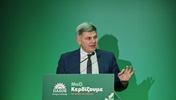 Ο Φαραντούρης επιλέγει τους Σοσιαλδημοκράτες και πάει στο ΠΑΣΟΚ