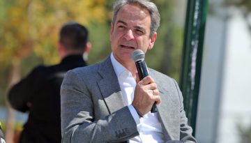 Ο Γ. Πρετεντέρης «προτρέπει» τον Κ. Μητσοτάκη να «πάρει κεφάλια»