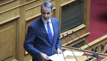 Ο λόγος που ο Μητσοτάκης ανέβαλε τη συζήτηση για τις υποκλοπές, η πρόταση δυσπιστίας και οι σκέψεις για πρόωρες εκλογές