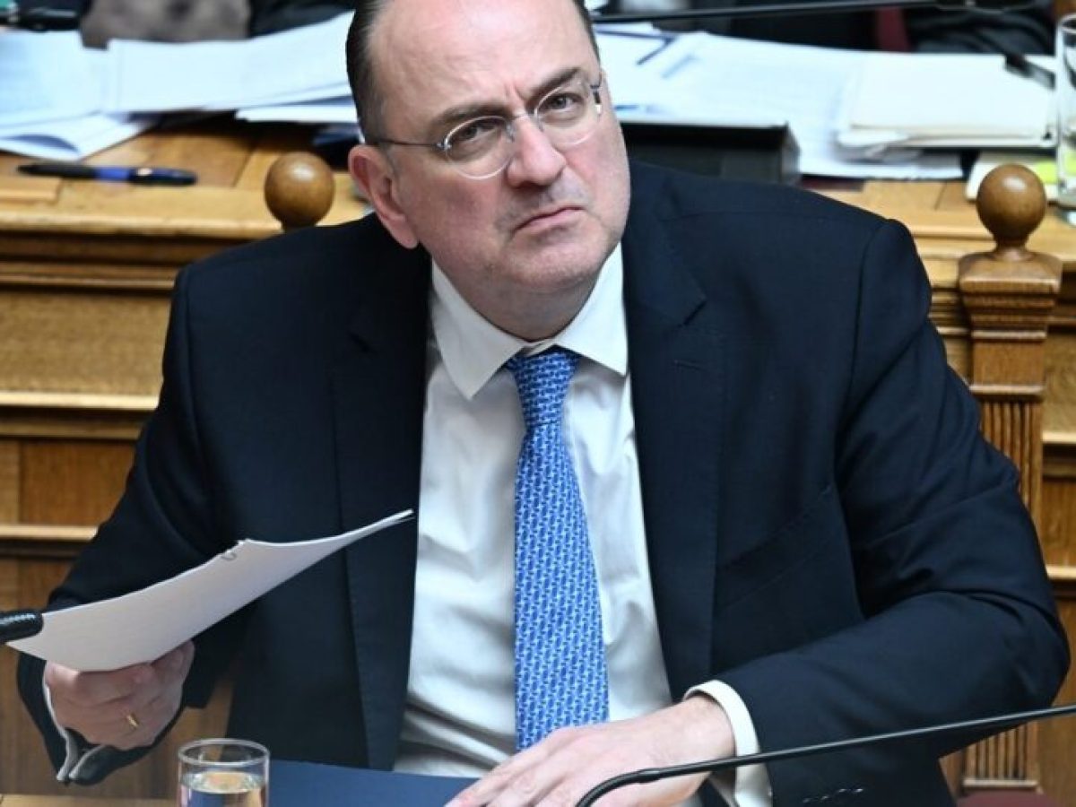 Ο Μακάριος δεν αφήνει «να αγιάσουν» τους βουλευτές της ΝΔ