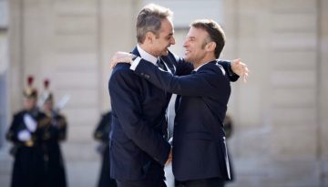 Ο Μακρόν στην Αθήνα: Τι σηματοδοτεί η επίσκεψη