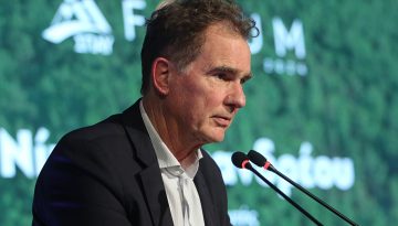 &Omicron; &Nu;. &Pi;&alpha;&pi;&alpha;&nu;&delta;&rho;έ&omicron;&upsilon; &kappa;&alpha;&lambda;&epsilon;ί &tau;&omicron; &Epsilon;&upsilon;&rho;&omega;&kappa;&omicron;&iota;&nu;&omicron;&beta;&omicron;ύ&lambda;&iota;&omicron; &nu;&alpha; &kappa;&alpha;&tau;&alpha;&delta;&iota;&kappa;ά&sigma;&epsilon;&iota; &tau;&iota;&sigmaf; &epsilon;&pi;&iota;&theta;έ&sigma;&epsilon;&iota;&sigmaf; &kappa;&alpha;&tau;ά &chi;&rho;&iota;&sigma;&tau;&iota;&alpha;&nu;ώ&nu; &sigma;&tau;&eta; &Sigma;&upsilon;&rho;ί&alpha;