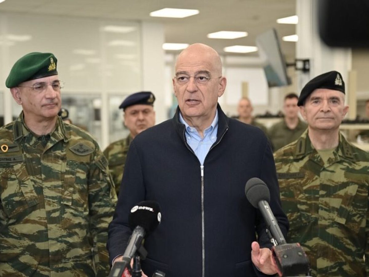 Ο Νίκος Δένδιας υπέγραψε συμφωνία με την Ευρωπαϊκή Τράπεζα Επενδύσεων για την αναβάθμιση 40 στρατοπέδων