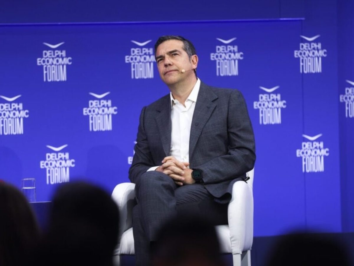 Ο Τσίπρας λέει ότι επιστρέφει για να υπάρξει σταθερότητα στη χώρα