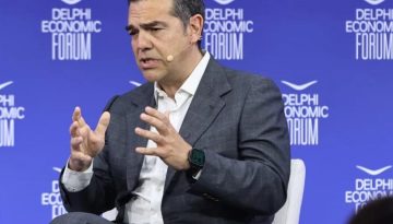 Ο Τσίπρας μιλά για κανονικότητα, όμως η κοινωνία δεν ξεχνά το χάος