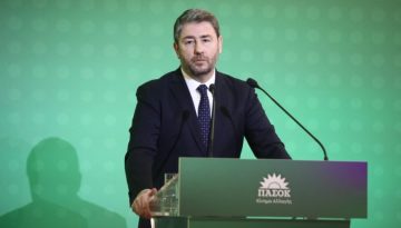 Ο Ανδρουλάκης ανεβάζει τους τόνους στην κόντρα με την κυβέρνηση – Στο επίκεντρο υποκλοπές και Κράτος Δικαίου