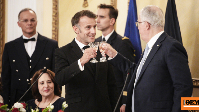 ola-osa-eginan-sto-dipno