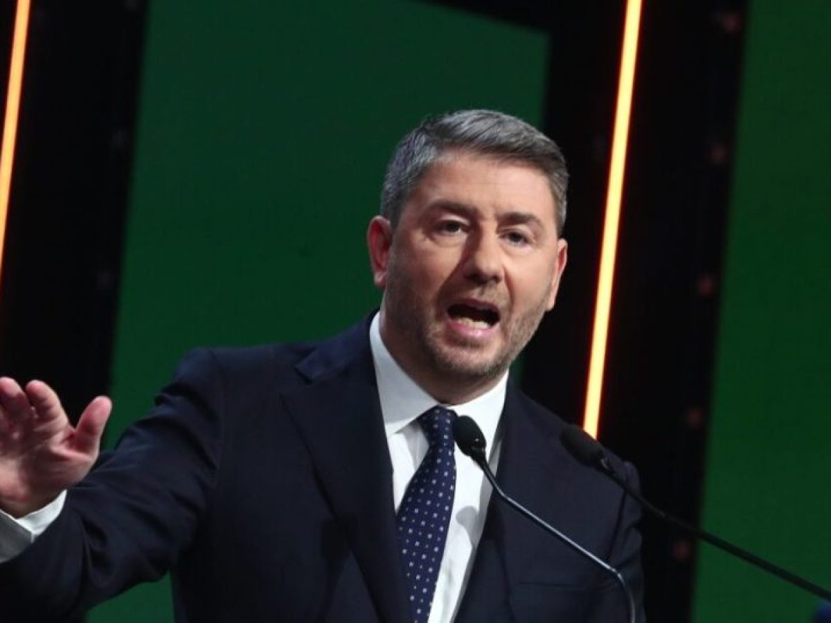 ΟΠΕΚΕΠΕ και υποκλοπές: Τα δύο «μπαζούκας» στην φαρέτρα του ΠΑΣΟΚ που ζητά εκλογές