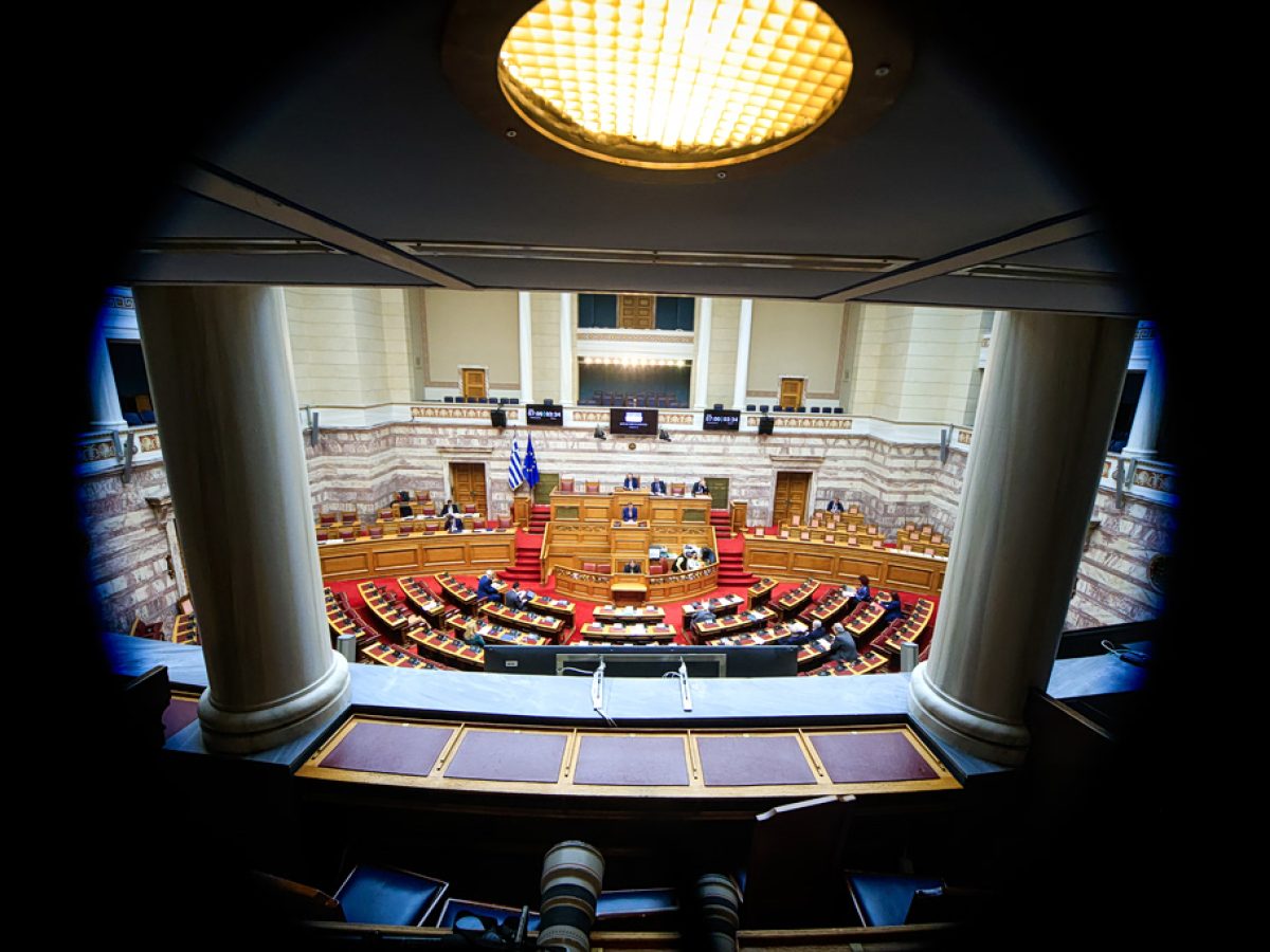 ΟΠΕΚΕΠΕ: Ζητείται άρση ασυλίας για Καραμανλή και Παπακώστα – Η νέα δικογραφία εμπλέκει Χατζηβασιλείου και Αθανασίου