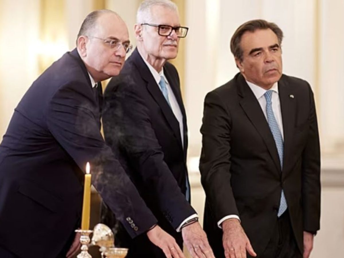 Ορκίστηκαν οι τρεις νέοι υπουργοί – Δέσμευση Σχοινά για ισχυρή ελληνική φωνή στις Βρυξέλλες