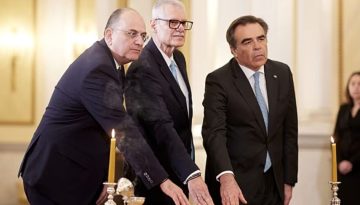 Ορκίστηκαν οι τρεις νέοι υπουργοί – Δέσμευση Σχοινά για ισχυρή ελληνική φωνή στις Βρυξέλλες