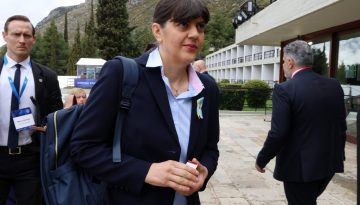 &Pi;. &Mu;&alpha;&rho;&iota;&nu;ά&kappa;&eta;&sigmaf; &gamma;&iota;&alpha; &Kappa;&omicron;&beta;έ&sigma;&iota;: &Omicron;&upsilon;&delta;έ&pi;&omicron;&tau;&epsilon; &eta; &kappa;&upsilon;&beta;έ&rho;&nu;&eta;&sigma;&eta; &theta;&alpha; &sigma;&tau;&alpha;&theta;&epsilon;ί &kappa;&alpha;&tau;ά &tau;&omega;&nu; &delta;&iota;&kappa;&alpha;&sigma;&tau;&iota;&kappa;ώ&nu; &lambda;&epsilon;&iota;&tau;&omicron;&upsilon;&rho;&gamma;ώ&nu;