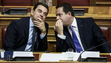 Παραιτήθηκαν Κώστας Σκρέκας και Νότης Μηταράκης