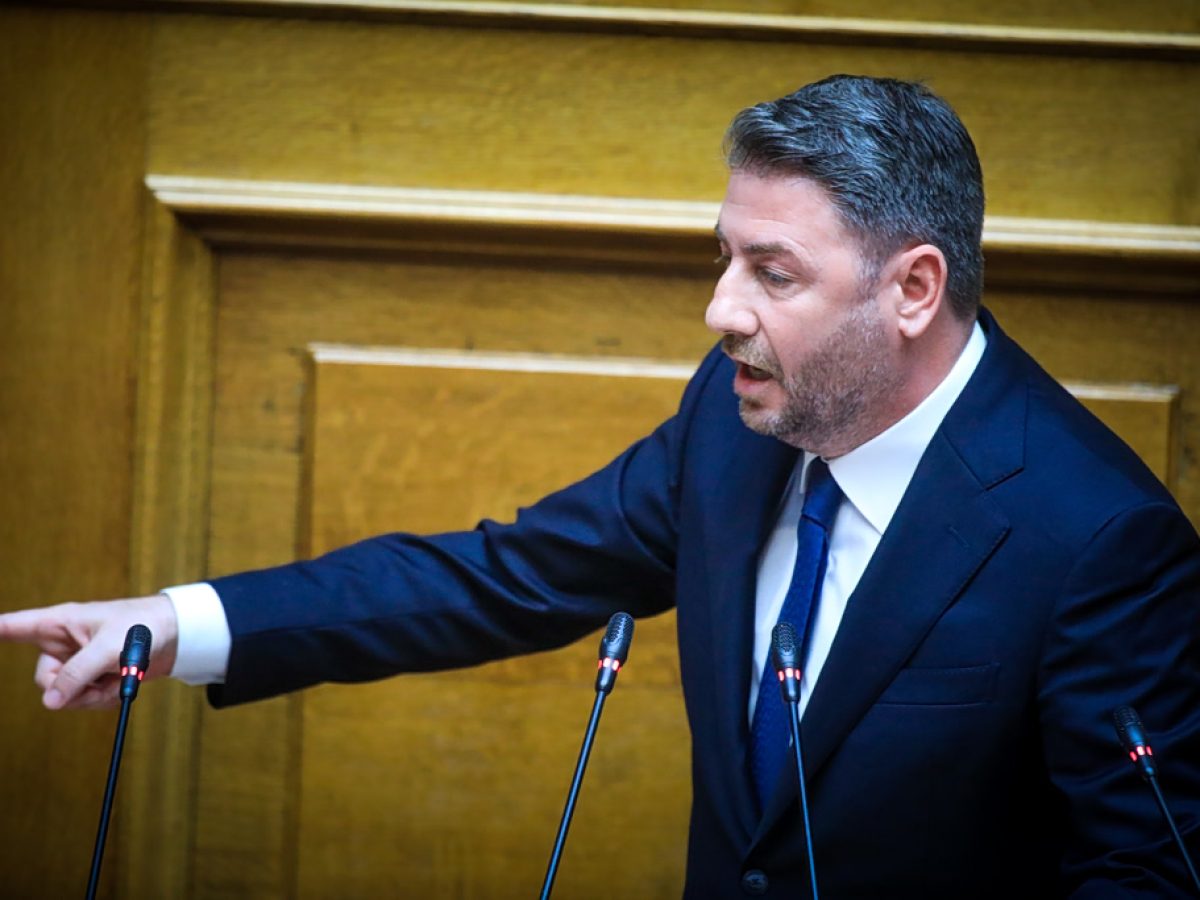 ΠαΣοΚ: Το παρασκήνιο και τα μηνύματα της συζήτησης για το κράτος Δικαίου