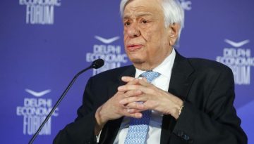 Παυλόπουλος για υποκλοπές: «Σκοτάδι ανοχής ή και συγκάλυψης»