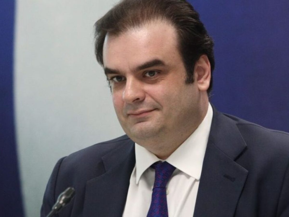 Πιερρακάκης: Στην πραγματικότητα βοηθάμε τον κόσμο να σταθεί στα πόδια του – Τα μέτρα είναι στοχευμένα