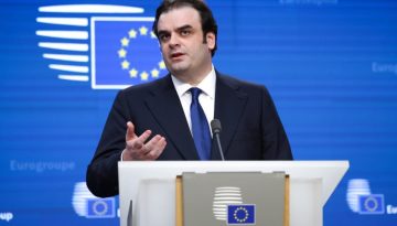 &Pi;&iota;&epsilon;&rho;&rho;&alpha;&kappa;ά&kappa;&eta;&sigmaf; &sigma;&tau;&omicron; CNBC: &Eta; &Epsilon;&upsilon;&rho;ώ&pi;&eta; &epsilon;ί&nu;&alpha;&iota; &lambda;&iota;&gamma;ό&tau;&epsilon;&rho;&omicron; &epsilon;&upsilon;ά&lambda;&omega;&tau;&eta; &sigma;&epsilon; &sigma;&chi;έ&sigma;&eta; &mu;&epsilon; &tau;&omicron; 2022
