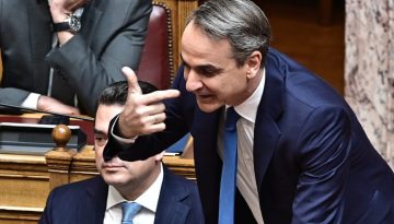 Πόλεμος και σκάνδαλα κλονίζουν την κυβέρνηση