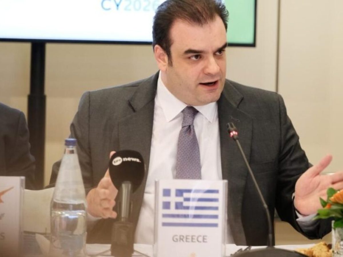 Προαναγγέλλει οικονομικό πακέτο στήριξης ο Κ. Πιερρακάκης – Τα μέτρα που συζητούνται