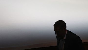 &Psi;&upsilon;&chi;ό&delta;&rho;&alpha;&mu;&alpha; &sigma;&tau;&eta;&nu; &Kappa;&epsilon;&nu;&tau;&rho;&omicron;&alpha;&rho;&iota;&sigma;&tau;&epsilon;&rho;ά &gamma;&iota;&alpha; &tau;&omicron; &kappa;ό&mu;&mu;&alpha; &Tau;&sigma;ί&pi;&rho;&alpha; &ndash; &Epsilon;&rho;&mu;&eta;&nu;&epsilon;ί&epsilon;&sigmaf; &alpha;&pi;ό &Sigma;&Upsilon;&Rho;&Iota;&Zeta;&Alpha; &kappa;&alpha;&iota; &Nu;&Epsilon;&Alpha;&Rho; &gamma;&iota;&alpha; &sigma;&chi;έ&delta;&iota;&omicron; &delta;&iota;ά&lambda;&upsilon;&sigma;ή&sigmaf; &tau;&omicron;&upsilon;&sigmaf;
