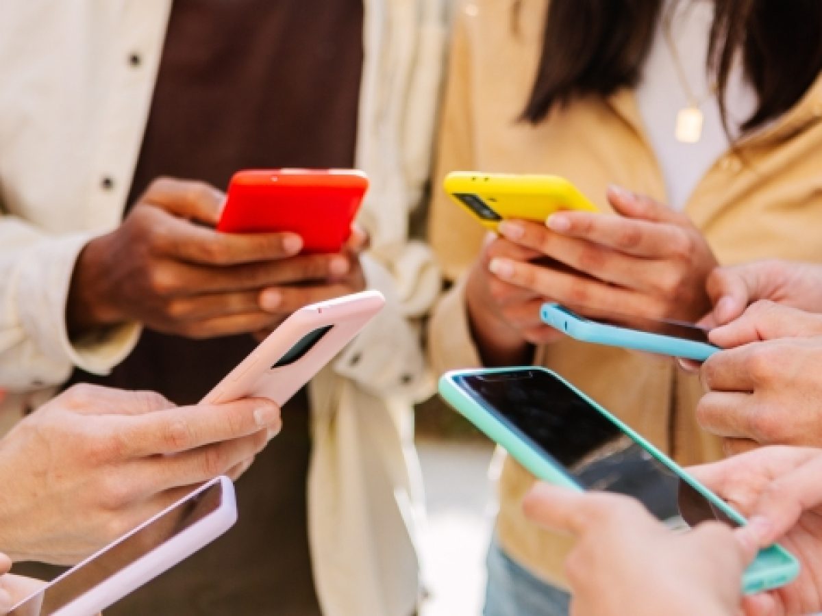 Ψηφιακός κόφτης για ανηλίκους κάτω των 15 ετών στα social media, σήμερα οι ανακοινώσεις από Μητσοτάκη