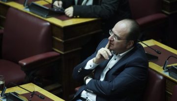 ΠΑΣΟΚ για πρόσληψη Λαζαρίδη και συζύγου του στη Γ.Γ Ισότητας το 2013: Οικογενειακή υπόθεση οι θέσεις στο δημόσιο για τα σ