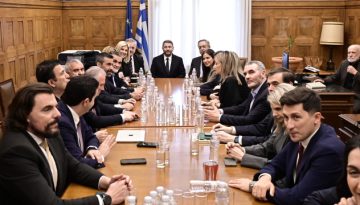 ΠΑΣΟΚ: Θα ζητήσει από τη ΝΔ να υπερψηφίσει τις άρσεις ασυλίας των βουλευτών της – To μήνυμα Ανδρουλάκη στους βουλευτές το