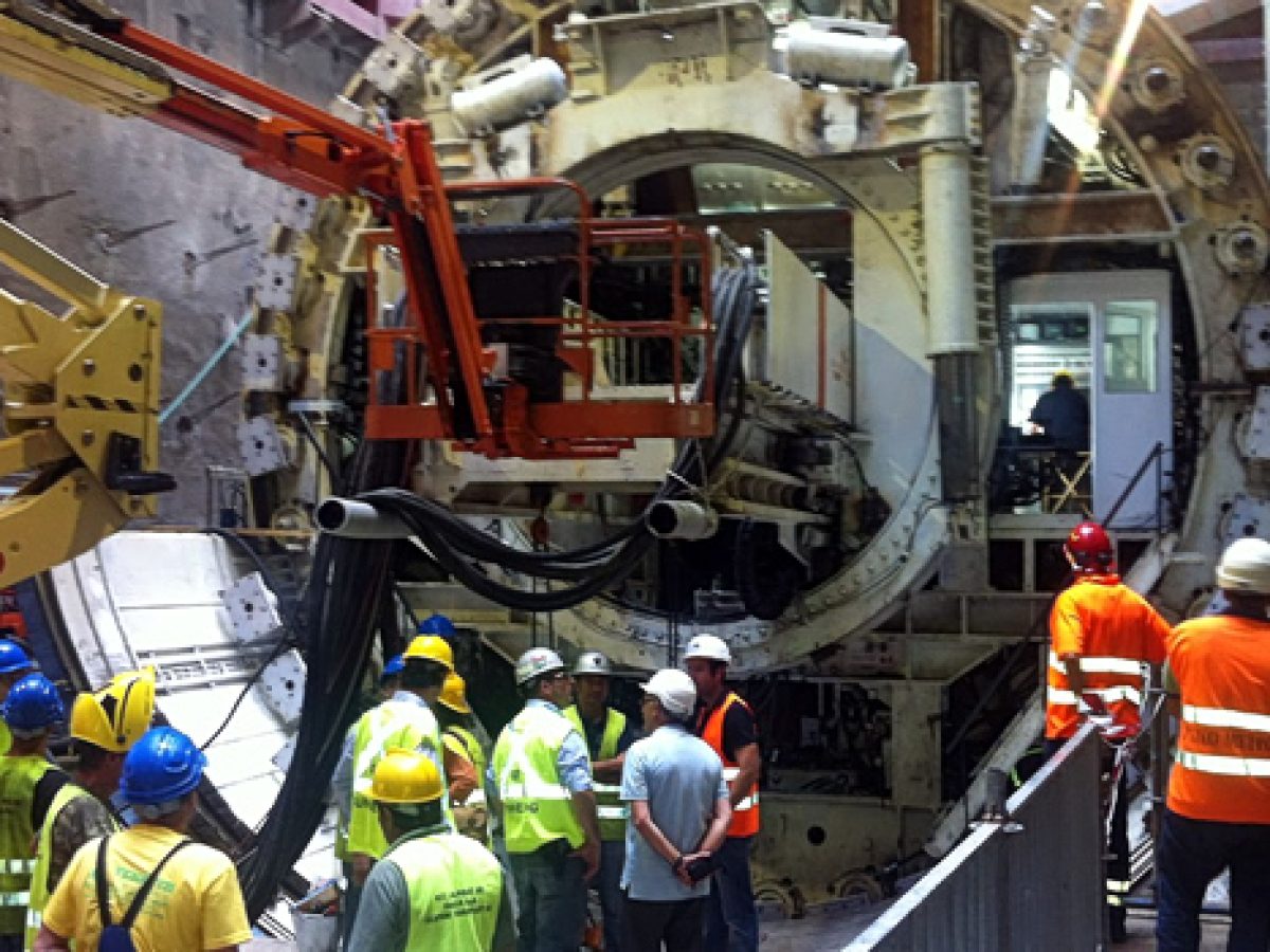 ΠΑΣΟΚ: Αθήνα και Αττική πνίγονται από το κυκλοφοριακό, αλλά η κυβέρνηση δεν γνωρίζει πότε θα ολοκληρωθεί η Γραμμή 4 του Μ