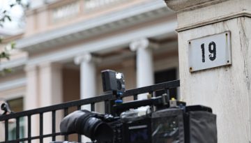 Ρώτησα την AI για τα σκάνδαλα που ταλανίζουν την κυβέρνηση – Μας πήραν χαμπάρι και οι μηχανές