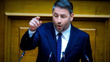 Σφοδρή επίθεση ΠΑΣΟΚ για Λαζαρίδη, στο στόχαστρο ο Μητσοτάκης – Ρουσφέτια, διαφθορά και σκάνδαλα στο προσκήνιο