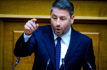 sfodri-epithesi-pΑsok-gia-lazaridi