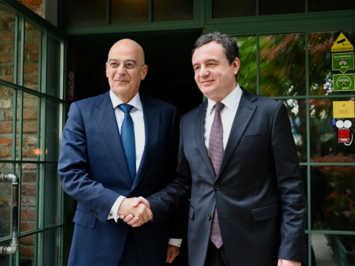 Συνάντηση Δένδια με τον πρωθυπουργό του Κοσόβου στην Πρίστινα, δείτε φωτογραφίες