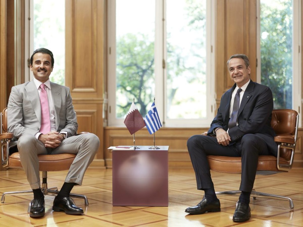 Συνάντηση Μητσοτάκη με εμίρη του Κατάρ: Μηνύματα για επενδύσεις και επαίνους στην ελληνική οικονομία