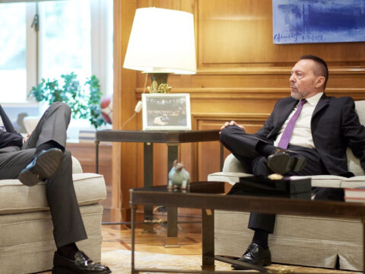 Συνάντηση Μητσοτάκη-Στουρνάρα: Η κυβέρνηση προτείνει την ανανέωση της θητείας του διοικητή της Τράπεζας της Ελλάδος