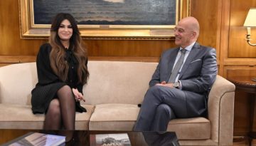 Συνάντηση Νίκου Δένδια με την Κίμπερλι Γκιλφόιλ: Στο επίκεντρο η σύμπραξη Ελλάδας με με την Εθνική Φρουρά της Φλόριντα