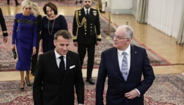 Συνάντηση Τασούλα – Μακρόν στο Προεδρικό Μέγαρο