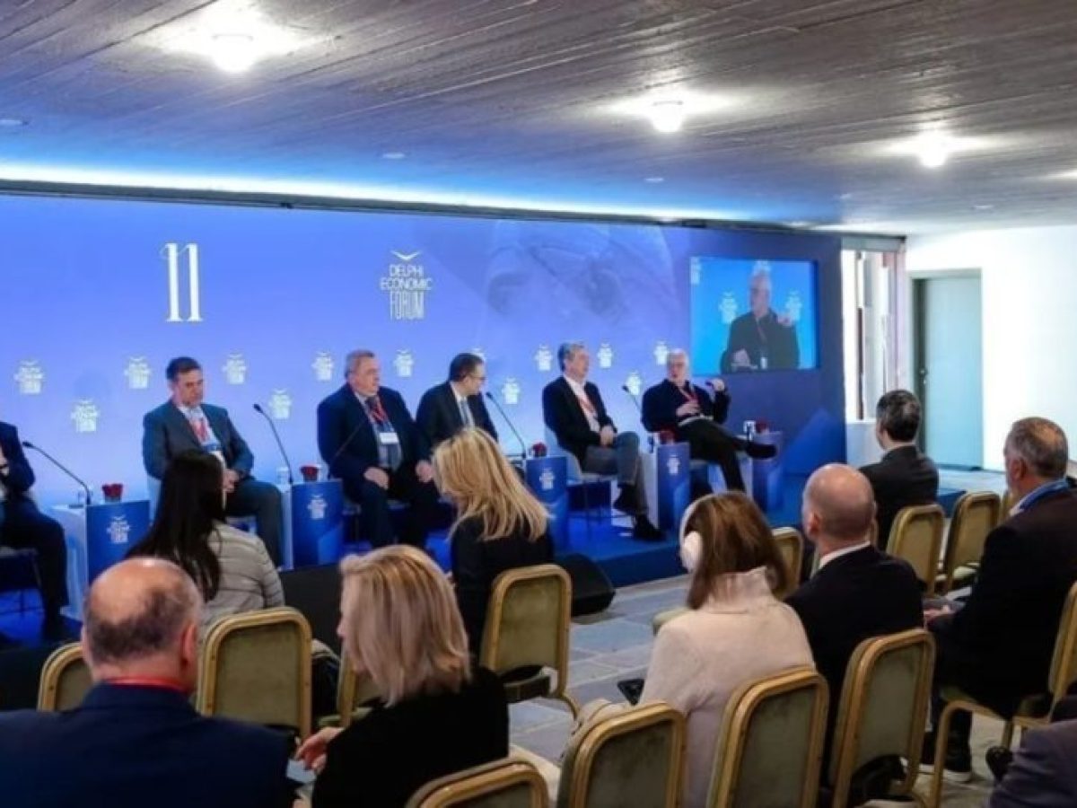 Σύνταγμα σε τροχιά αλλαγών: Οι πιέσεις για μεταρρυθμίσεις και τα «αγκάθια» της αναθεώρησης