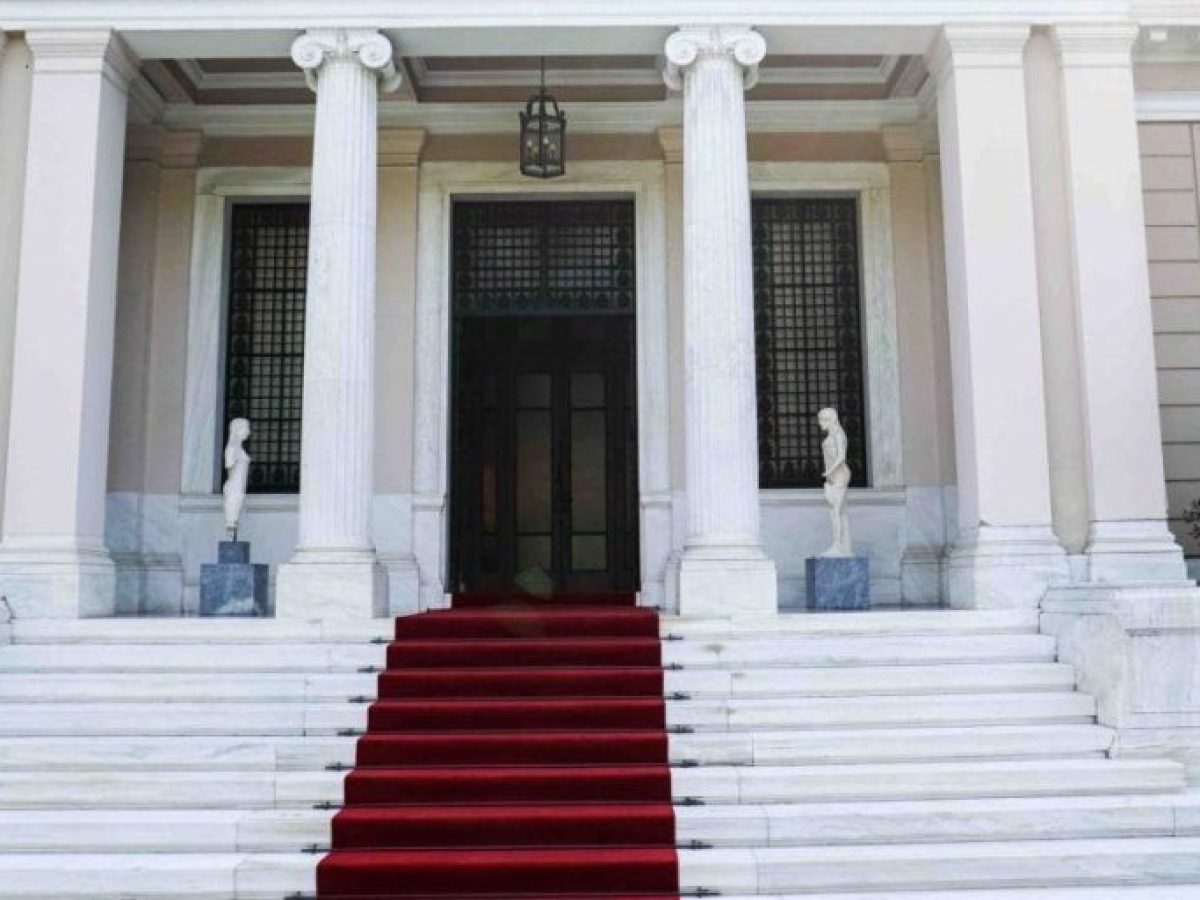 Σκάνδαλο υποκλοπών: Ολοι οι δρόμοι οδηγούν στο μέγαρο Μαξίμου