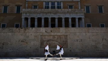 &Sigma;&kappa;ά&nu;&delta;&alpha;&lambda;&omicron; &Omicron;&Pi;&Epsilon;&Kappa;&Epsilon;&Pi;&Epsilon;: &Omicron;&iota; 11 &epsilon;&nu; &epsilon;&nu;&epsilon;&rho;&gamma;&epsilon;ί&alpha; + 2 &pi;&rho;ώ&eta;&nu; &beta;&omicron;&upsilon;&lambda;&epsilon;&upsilon;&tau;έ&sigmaf; &pi;&omicron;&upsilon; &epsilon;ί&nu;&alpha;&iota; &sigma;&tau;&omicron; &sigma;&tau;ό&chi;&alpha;&sigma;&tau;&rho;&omicron; &tau;&eta;&sigmaf; &epsilon;&upsilon;&rho;&omega;&pi;&alpha;ϊ&kappa;ή&sigmaf; &epsilon;&iota;&sigma;&alpha;&gamma;&gamma;&epsilon;&lambda;ί&alpha;&sigmaf; &ndash; Ό&lambda;&alpha; &tau;&alpha; &omicron;&nu;ό&mu;&alpha;