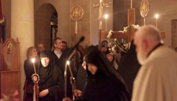 Στα Χανιά για τον Επιτάφιο το ζεύγος Μητσοτάκη