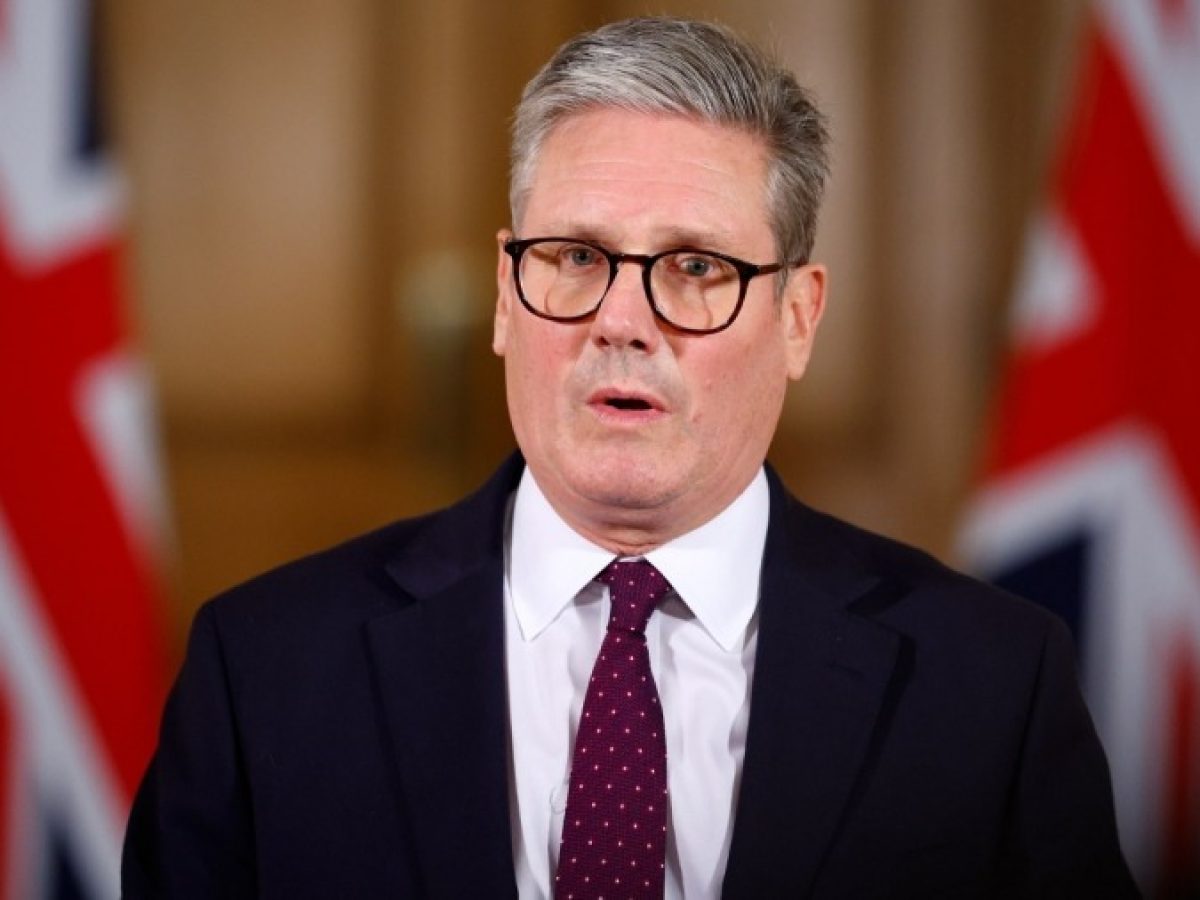 Στάρμερ: «Όχι» σε αποκλεισμό του Ιράν – Το Λονδίνο δεν εμπλέκεται σε πόλεμο