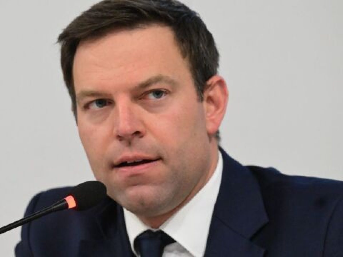 Στέφανος Κασσελάκης: Νέες αποχωρήσεις από το κόμμα του – Ομαδική επιστολή 363 μελών των “Δημοκρατών”