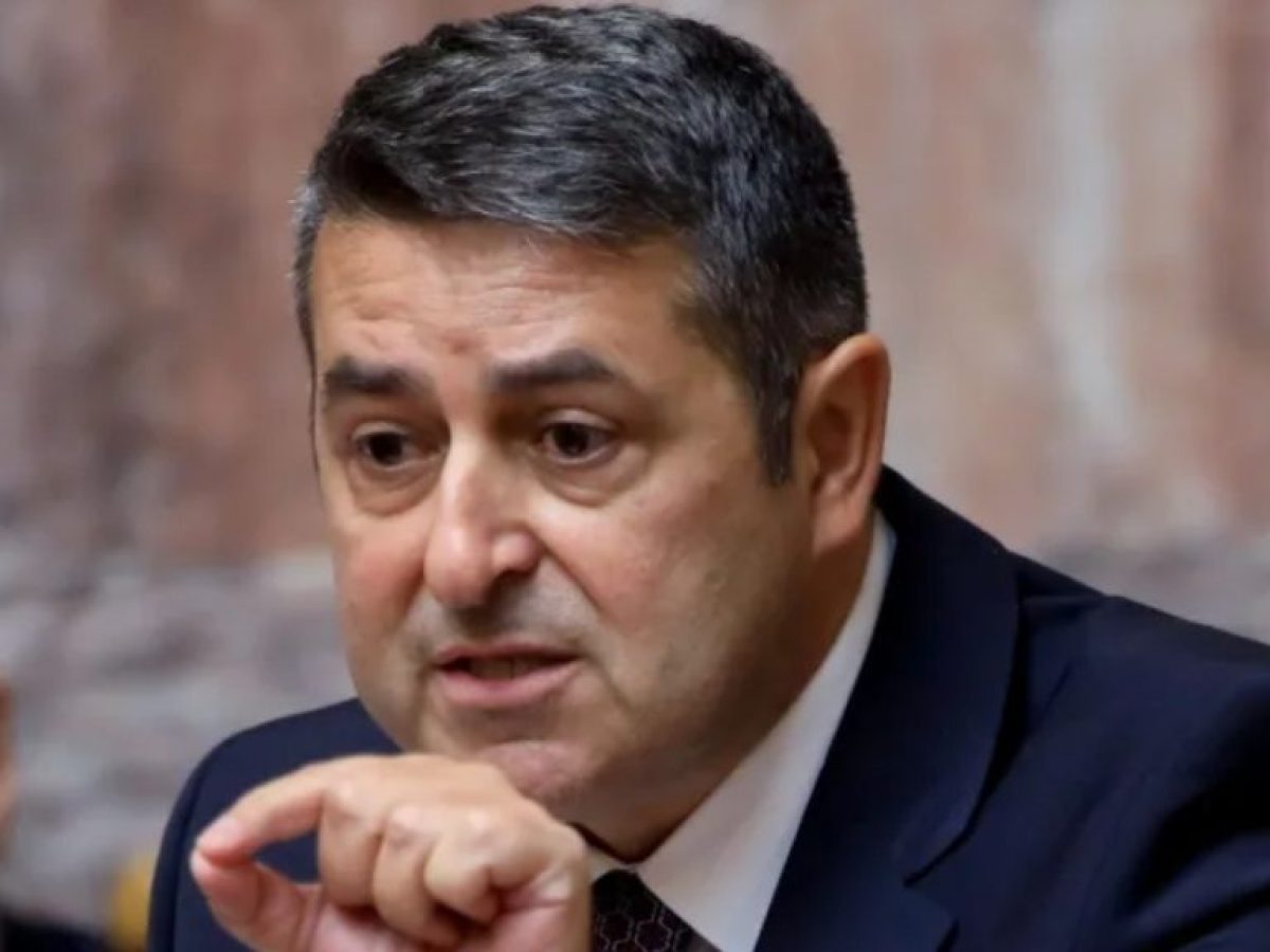 Στη ΜΕΘ του Ευαγγελισμού ο υφυπουργός Επικρατείας, Γιώργος Μυλωνάκης