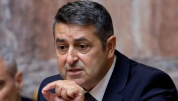Στη ΜΕΘ του Ευαγγελισμού ο υφυπουργός Επικρατείας, Γιώργος Μυλωνάκης