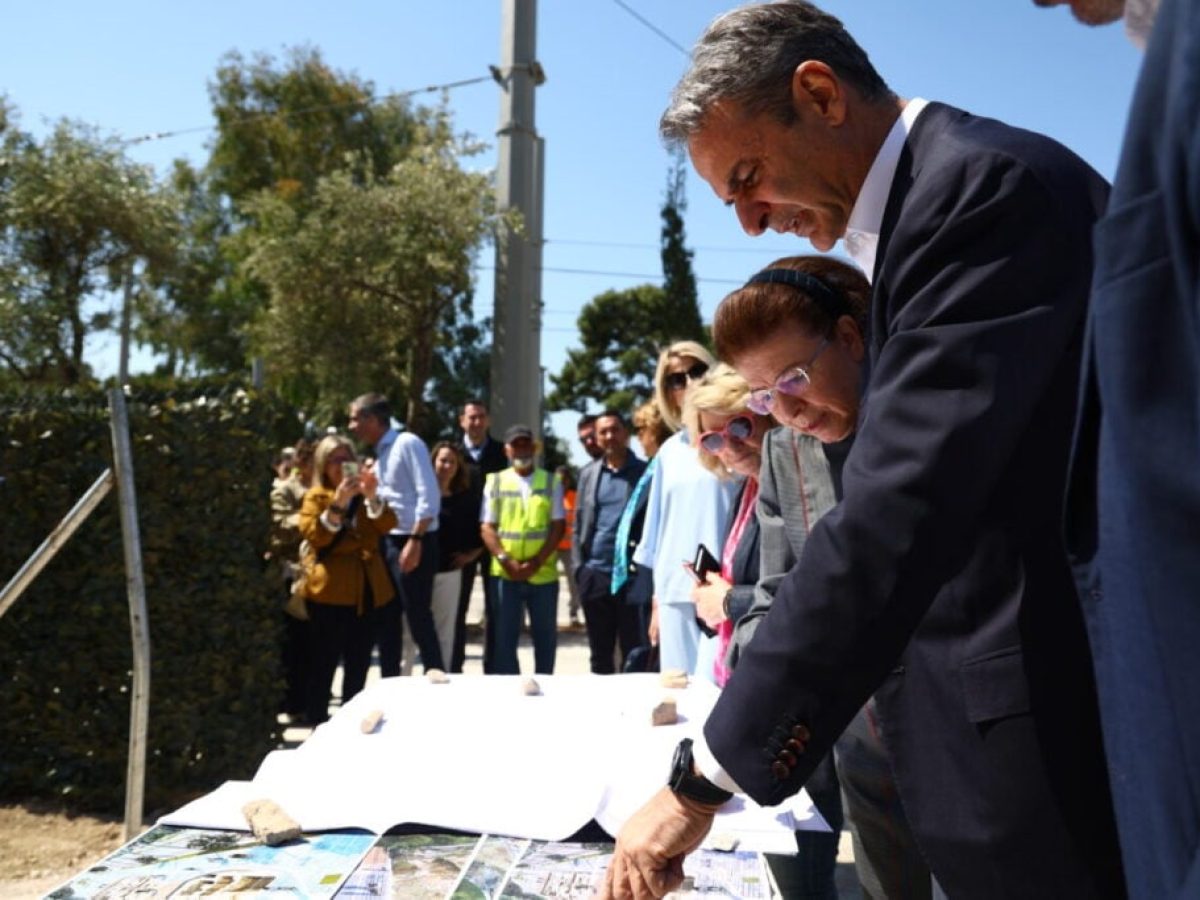 Στην ανανεωμένη Βασιλίσσης Ολγας ο Μητσοτάκης – με Μενδώνη και Μπακογιάννη, αλλά χωρίς Δούκα