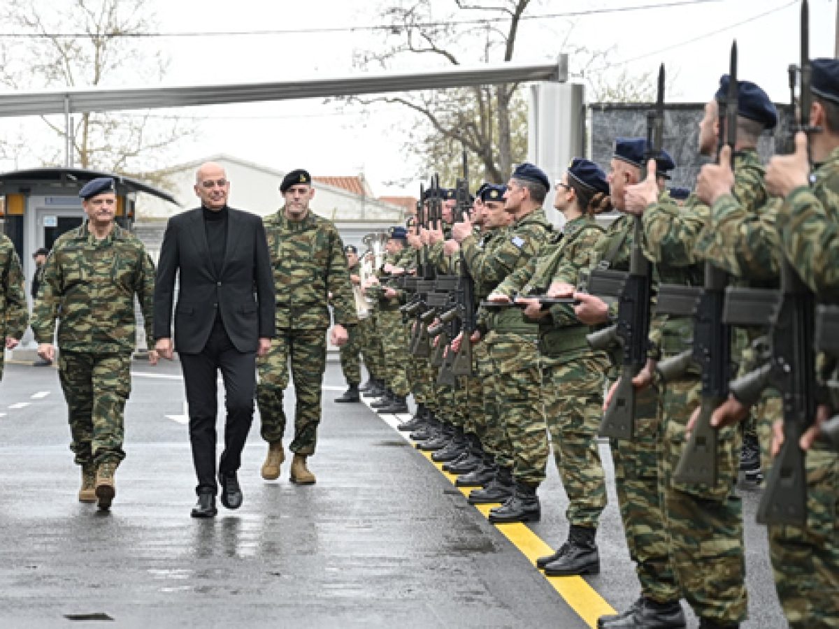 Στην έδρα της Ανώτατης Στρατιωτικής Διοίκησης Θράκης ο Δένδιας – «Σας ευχαριστώ για αυτό που κάνετε εκ μέρους της κυβέρνη